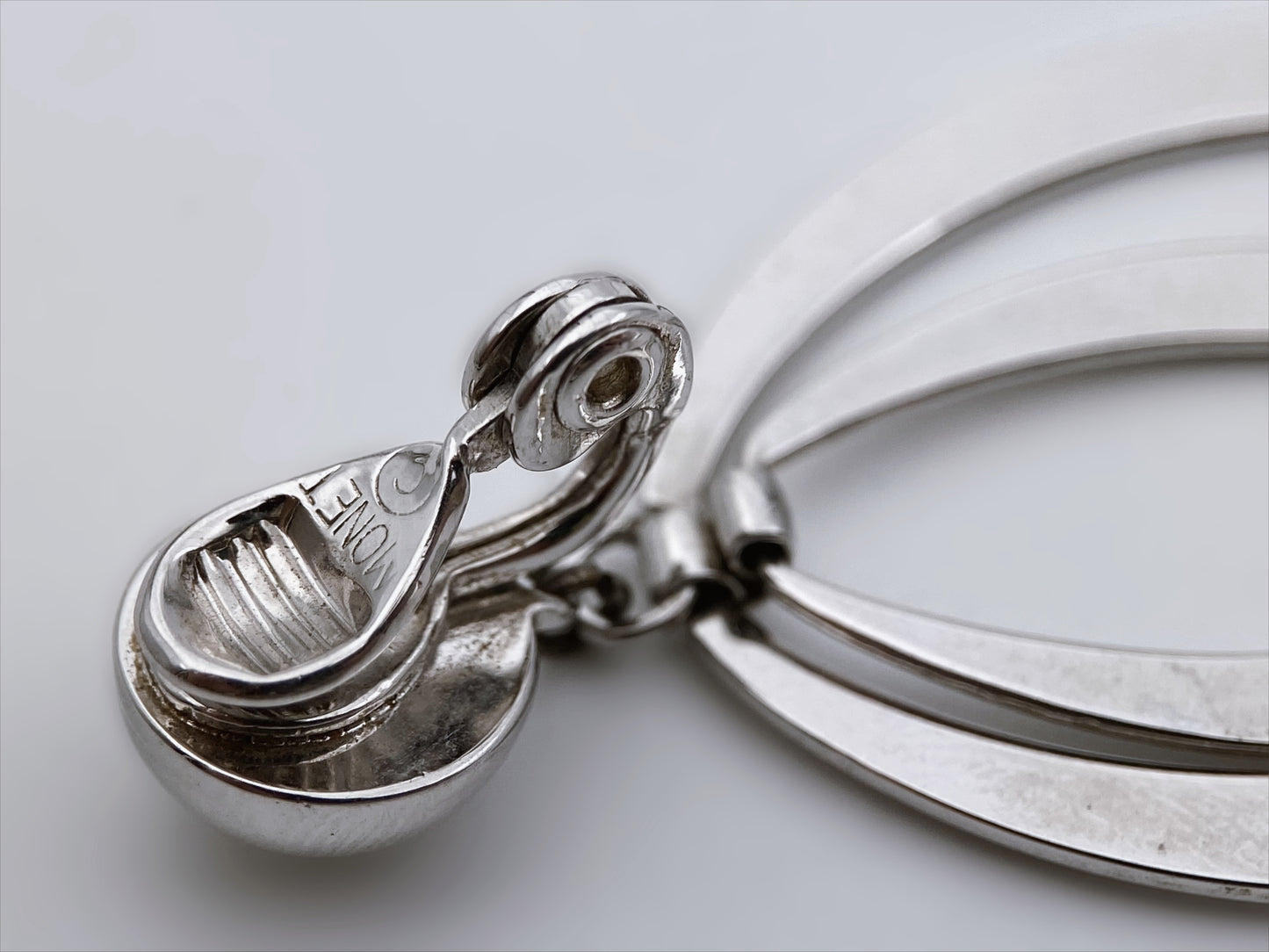 “Monet” auskarai klipsai