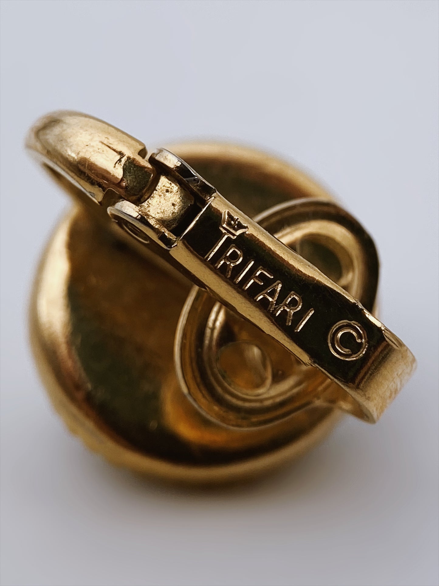 “Crown Trifari” auskarai klipsai