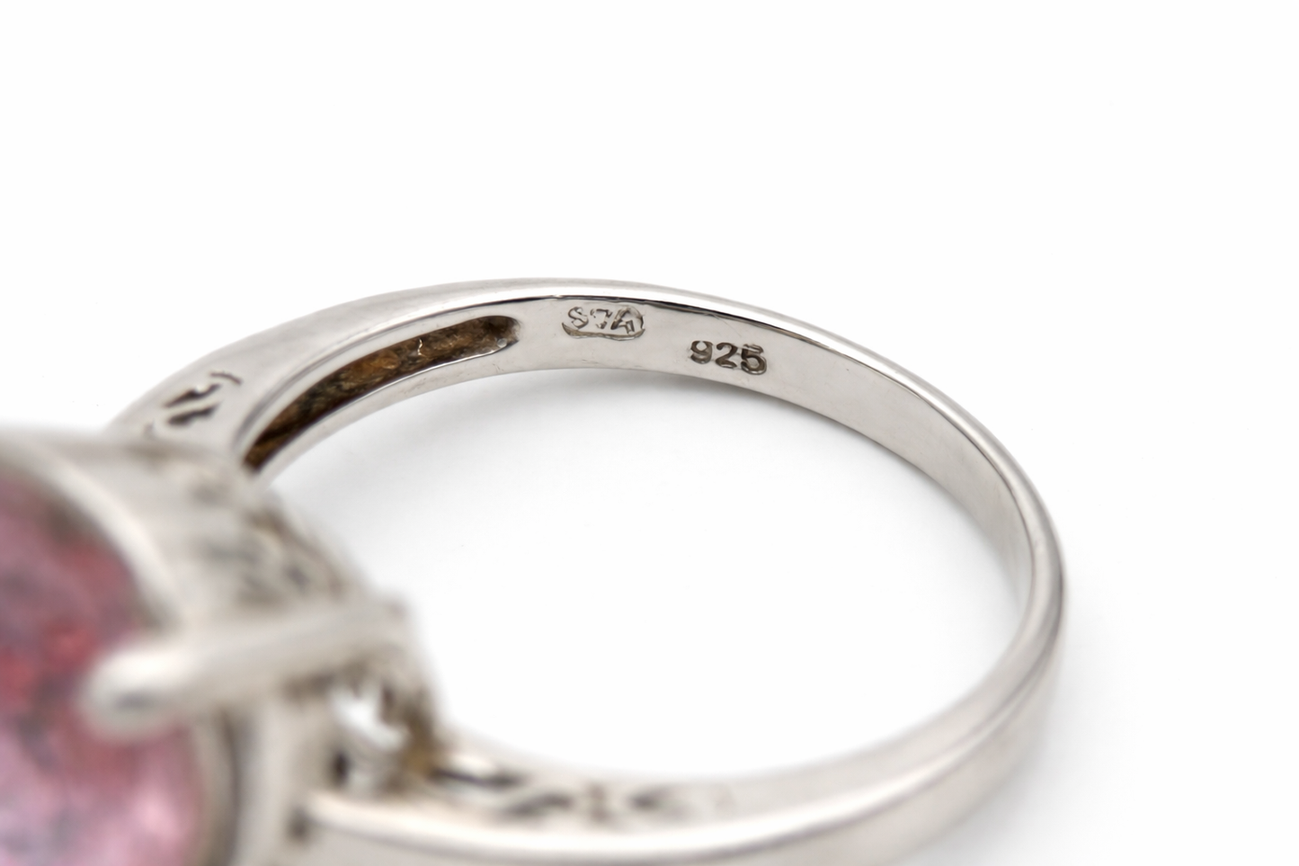 Sidabro žiedas su špineliu