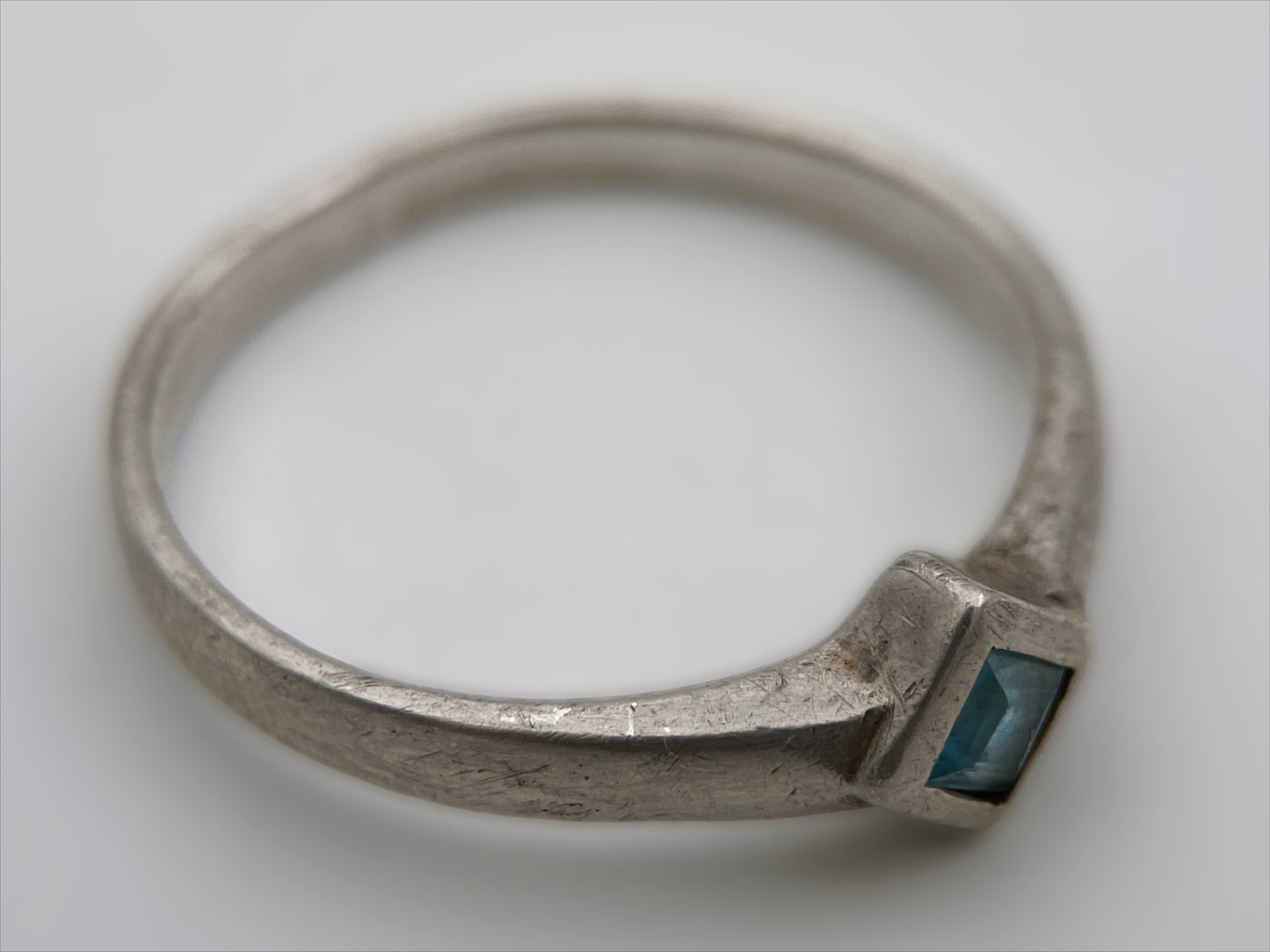 Sidabro žiedas su akvamarinu