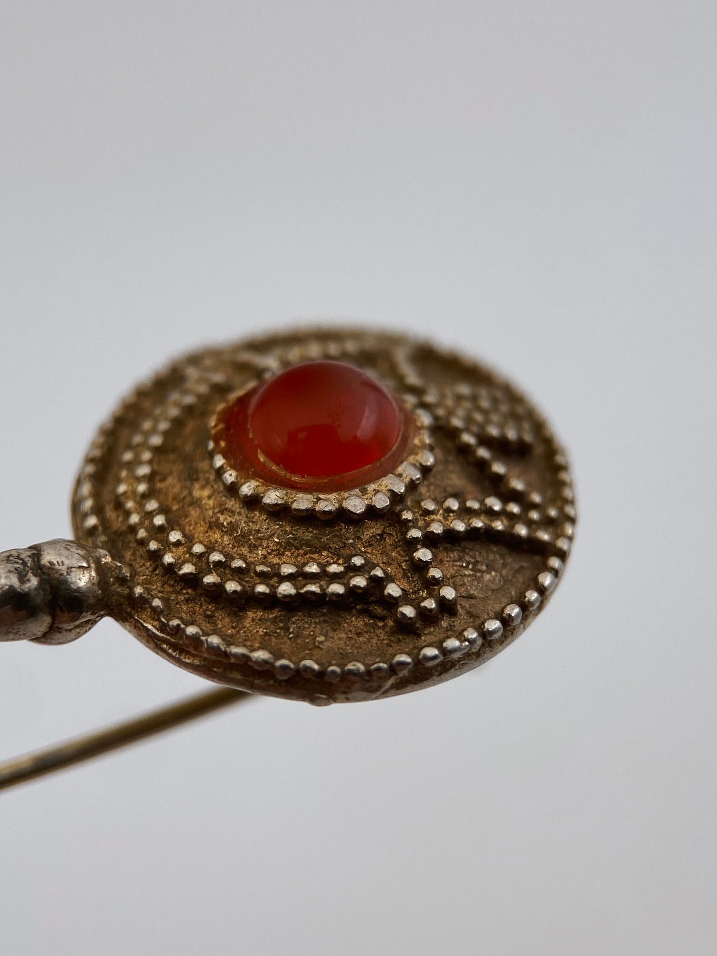 Sidabro auskarai su karneolio akmenukais