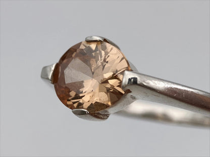 Sidabro žiedas su stiklo kristalu