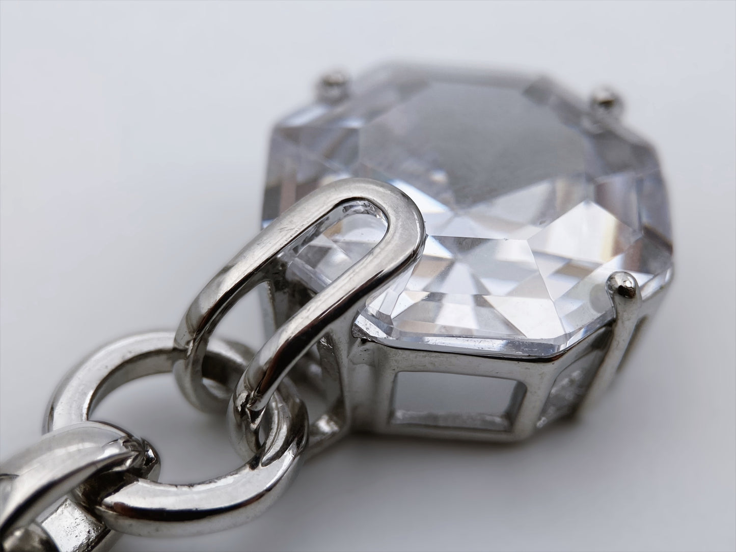 “Astrid & Agnes” vėrinys