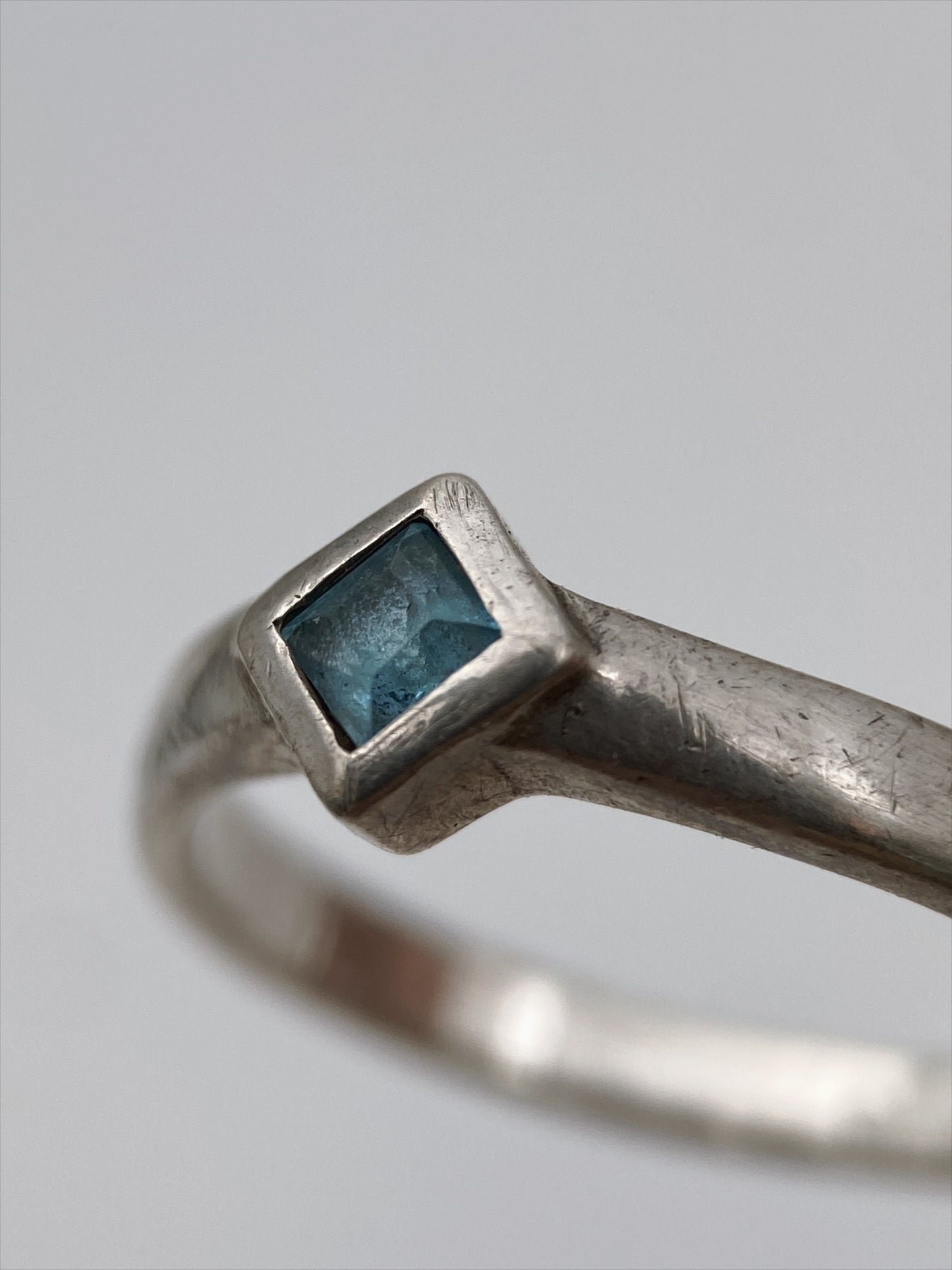 Sidabro žiedas su akvamarinu