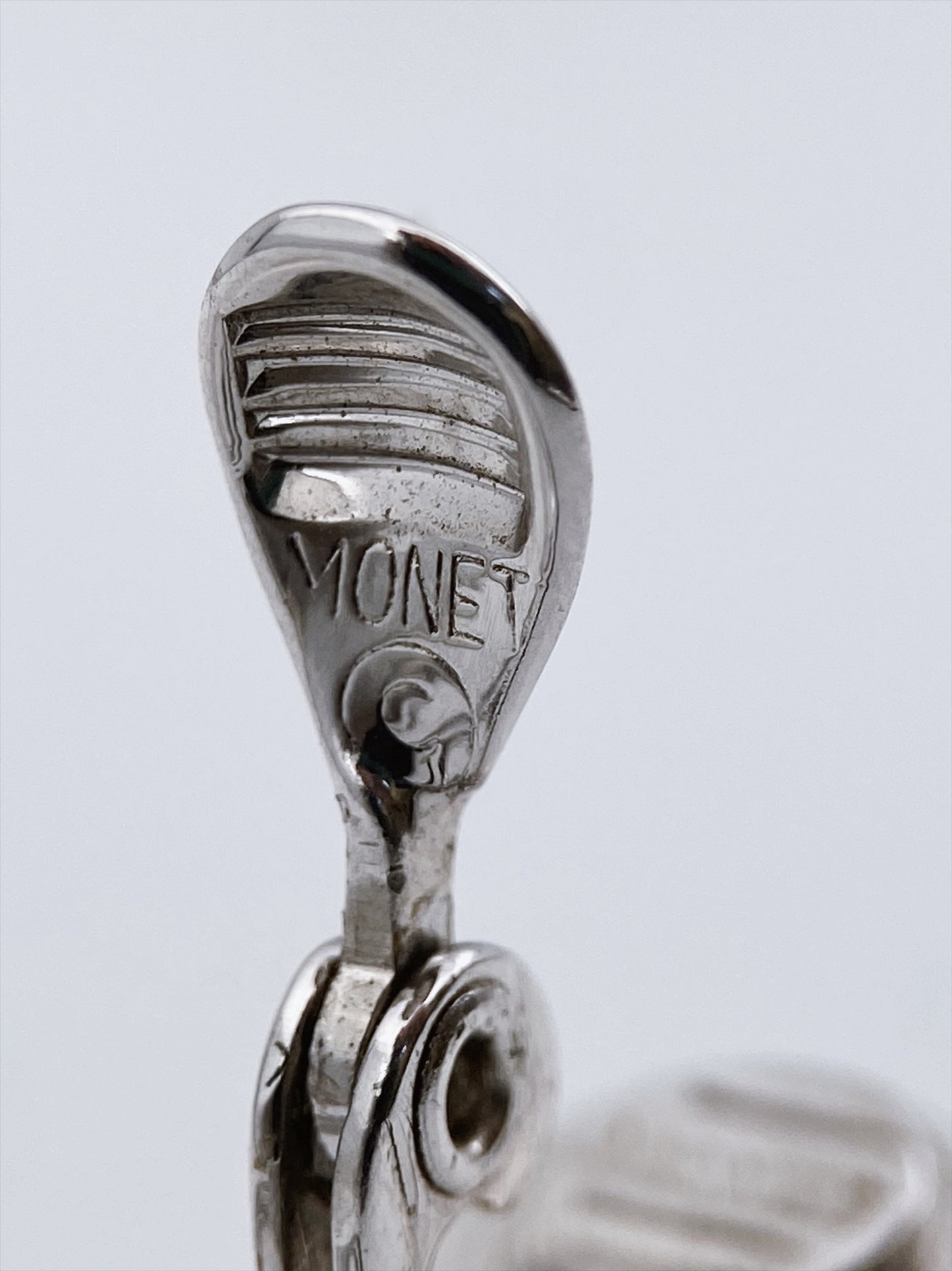 “Monet” auskarai klipsai