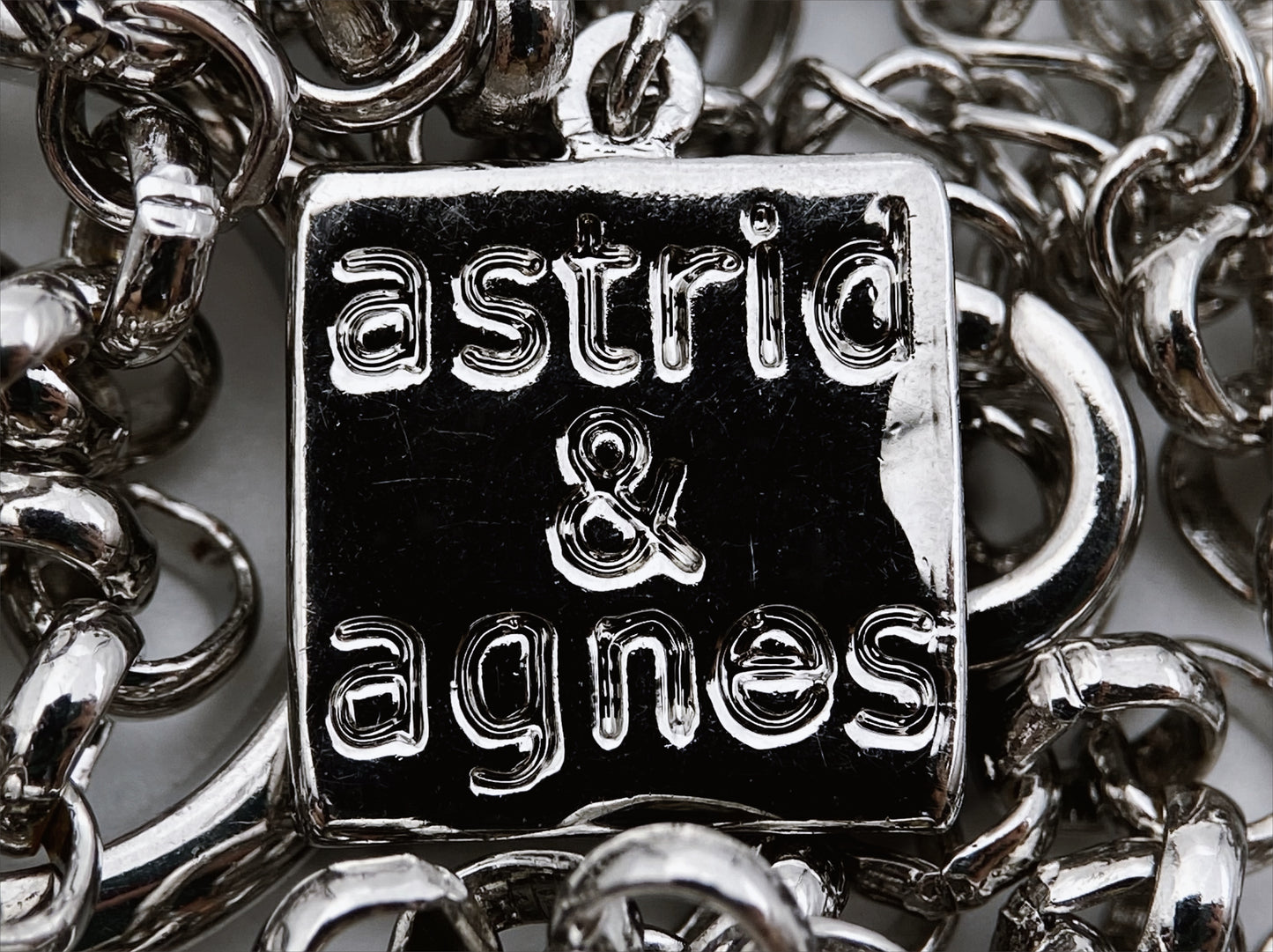“Astrid & Agnes” vėrinys