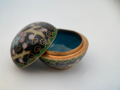 Miniatiūrinė vintažinė “cloisonné” emalio dėžutė