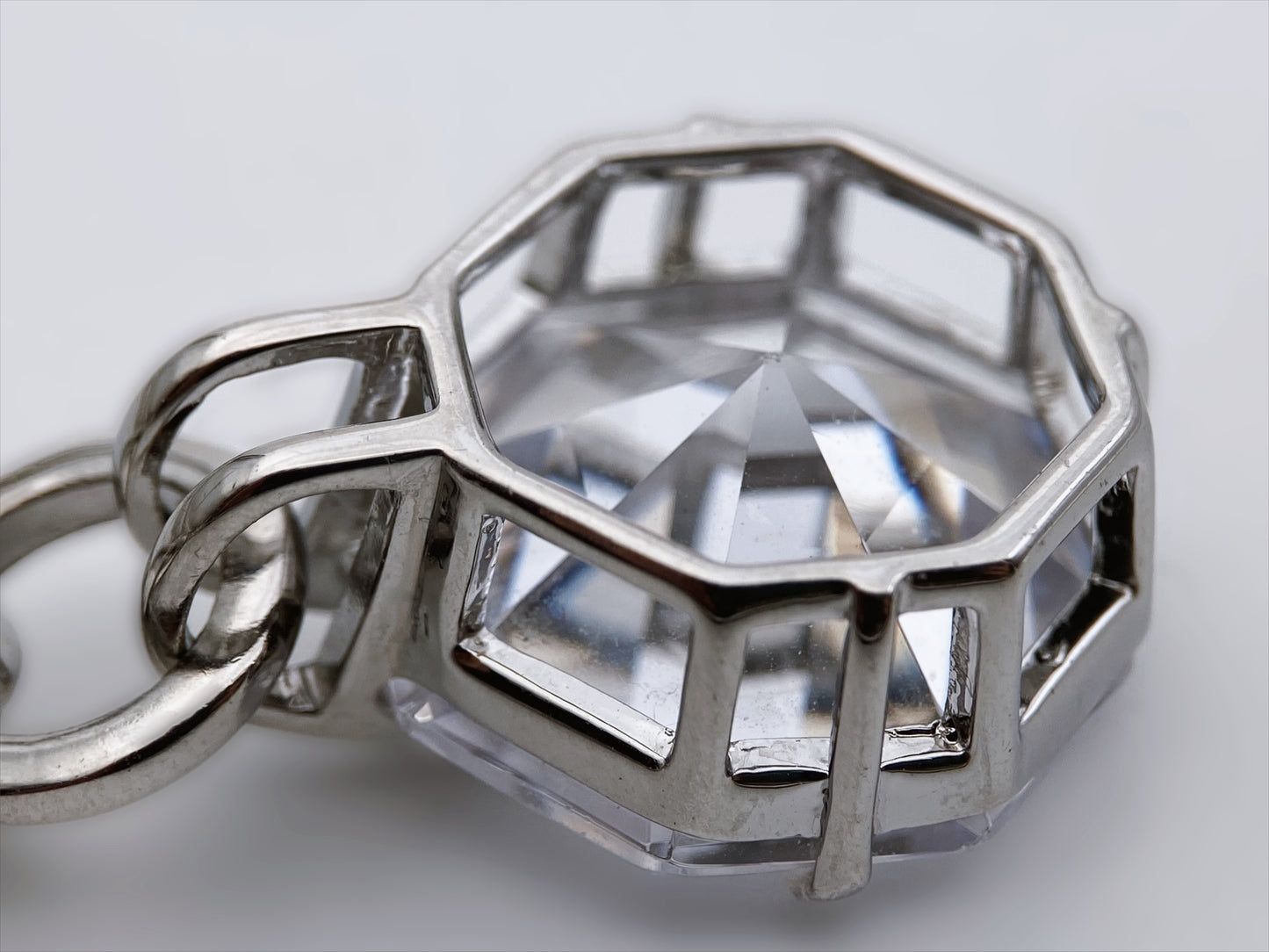 “Astrid & Agnes” vėrinys