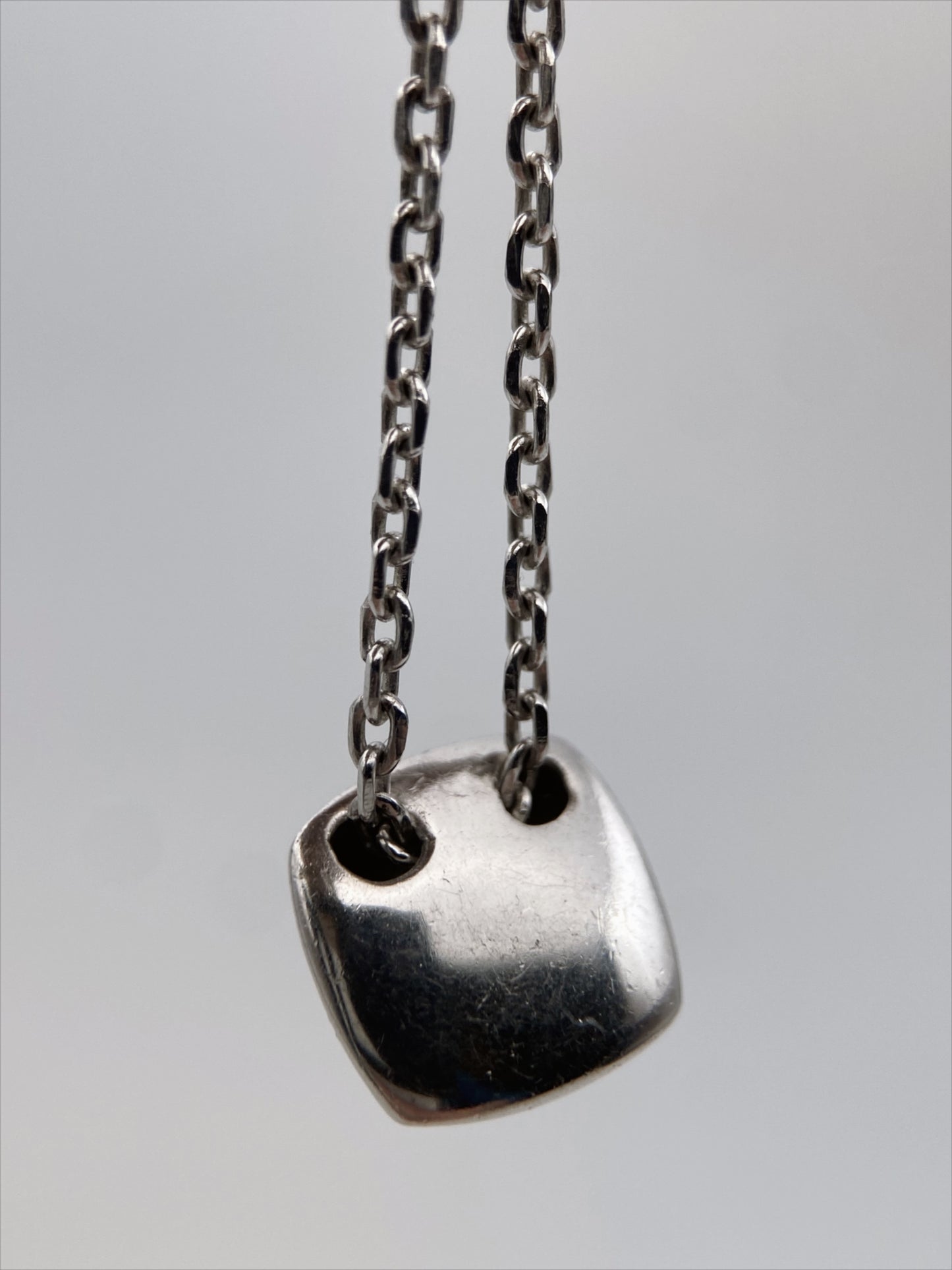 “Fossil” sidabro vėrinys su cirkoniais