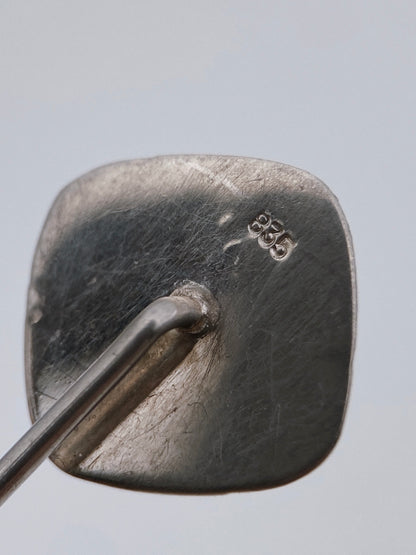 Sidabro sagė smeigtukas