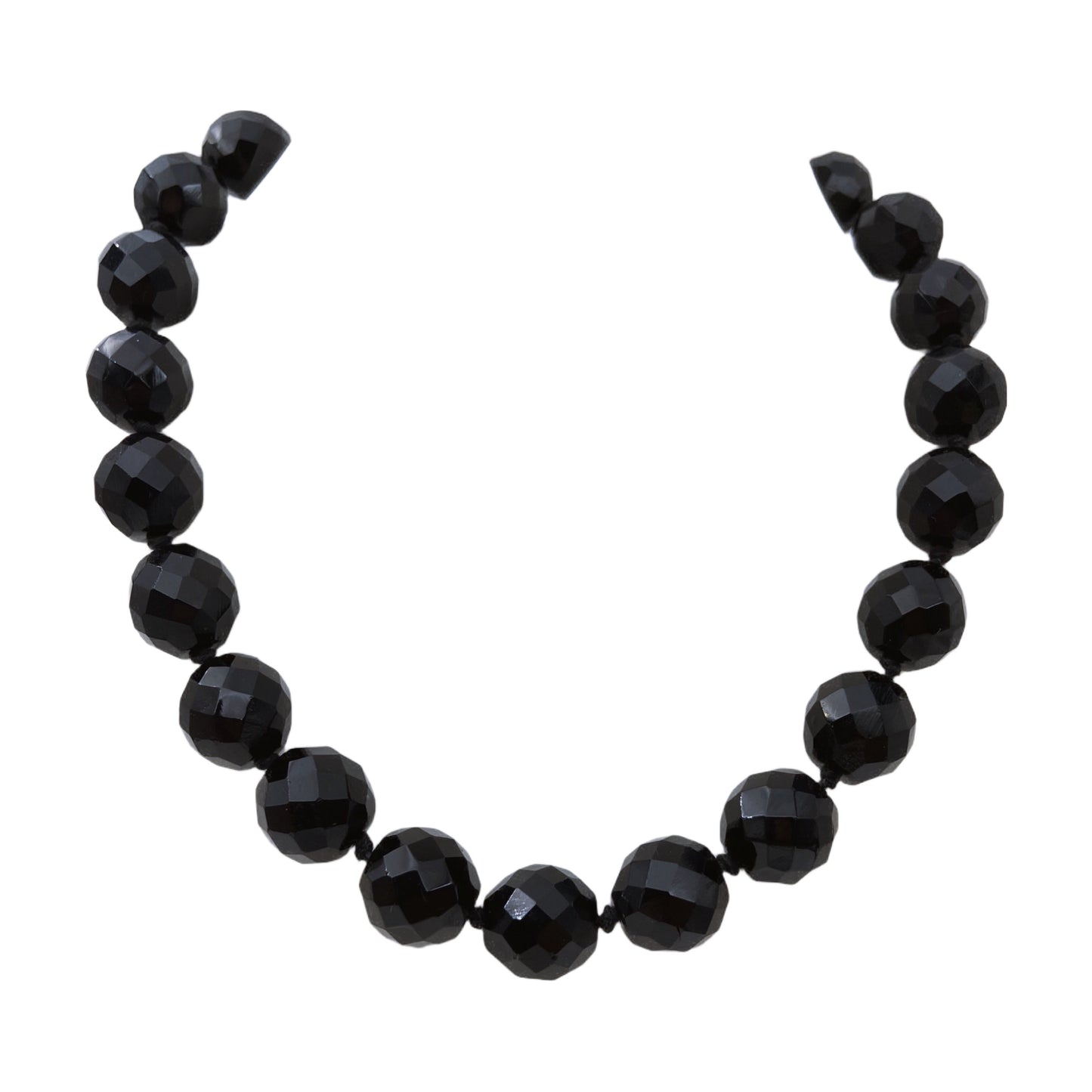 Fasetinių juodo stiklo karoliukų vėrinys