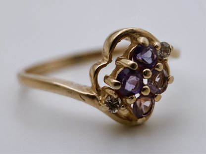 Aukso žiedas su ametistais ir deimantais