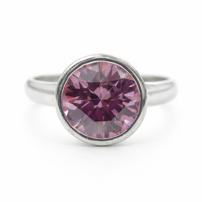 Sidabro žiedas su kristalu