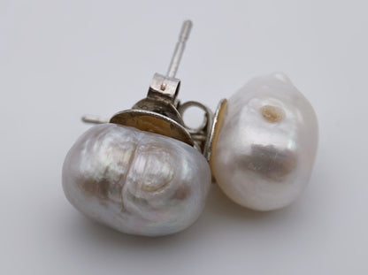 Perlų ir sidabro auskarai