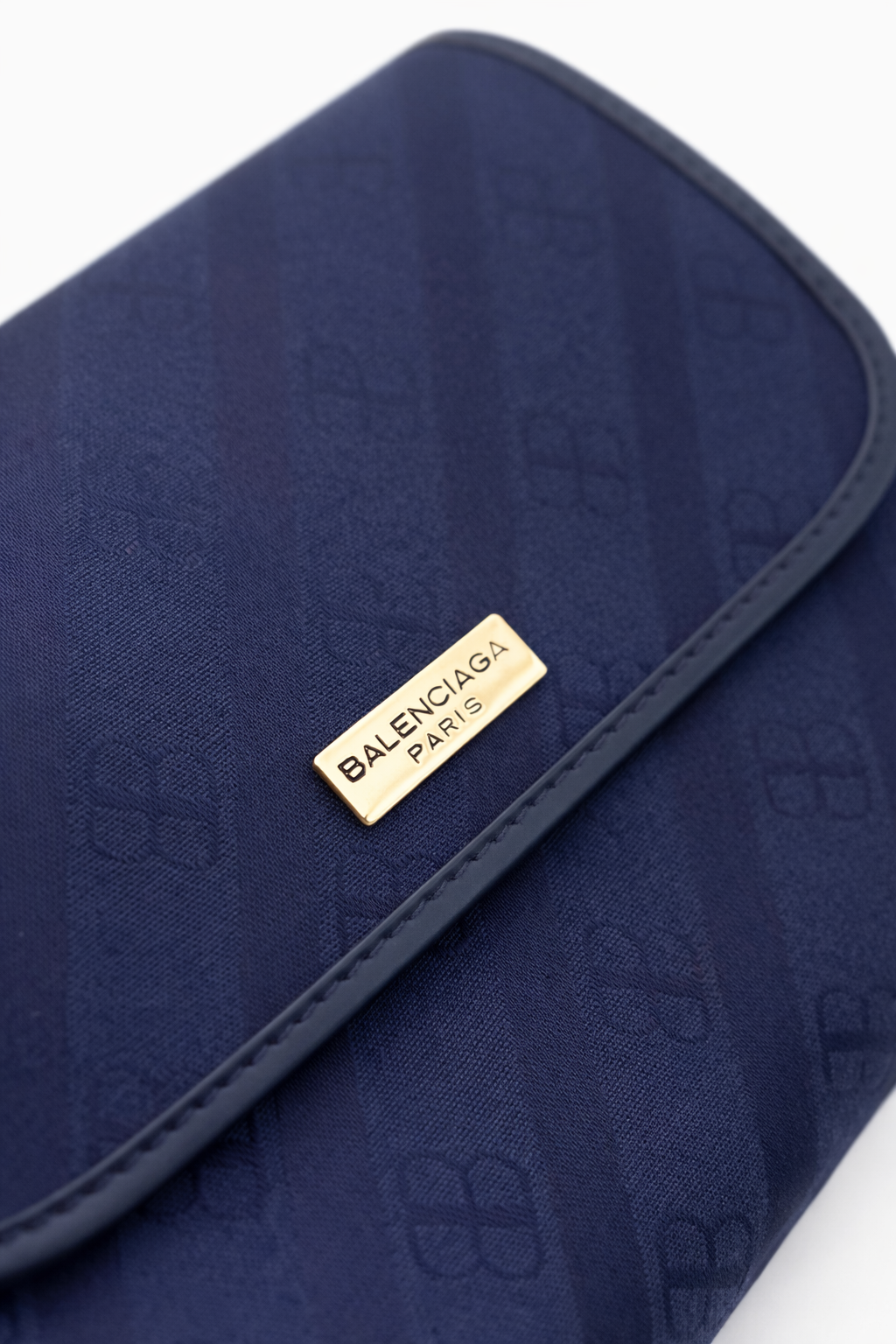 “Balenciaga Paris” delninė