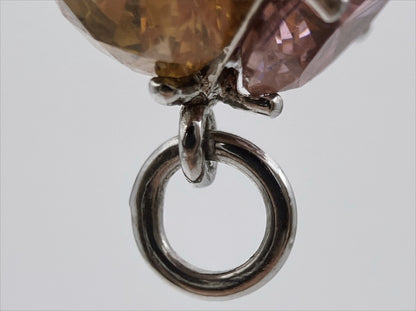 Pakabukas su kristalais