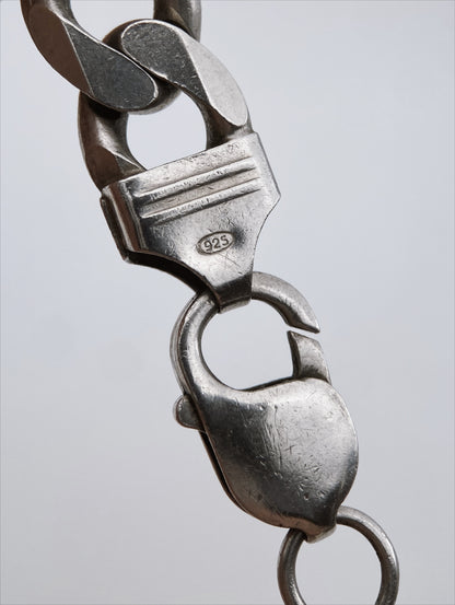 Masyvi sidabro grandinė