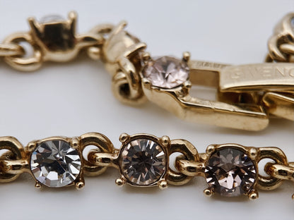 “Givenchy” apyrankė