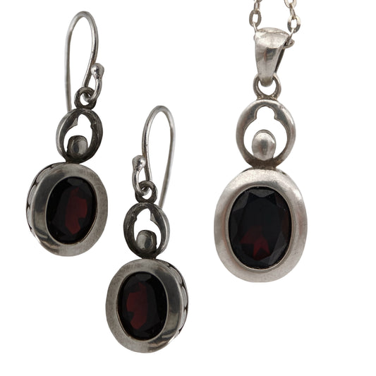 “LUC” sidabro vėrinys ir auskarai