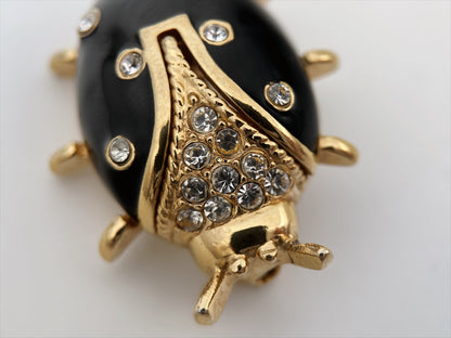 “St. John” paauksuota sagė