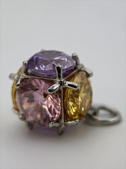 Pakabukas su kristalais