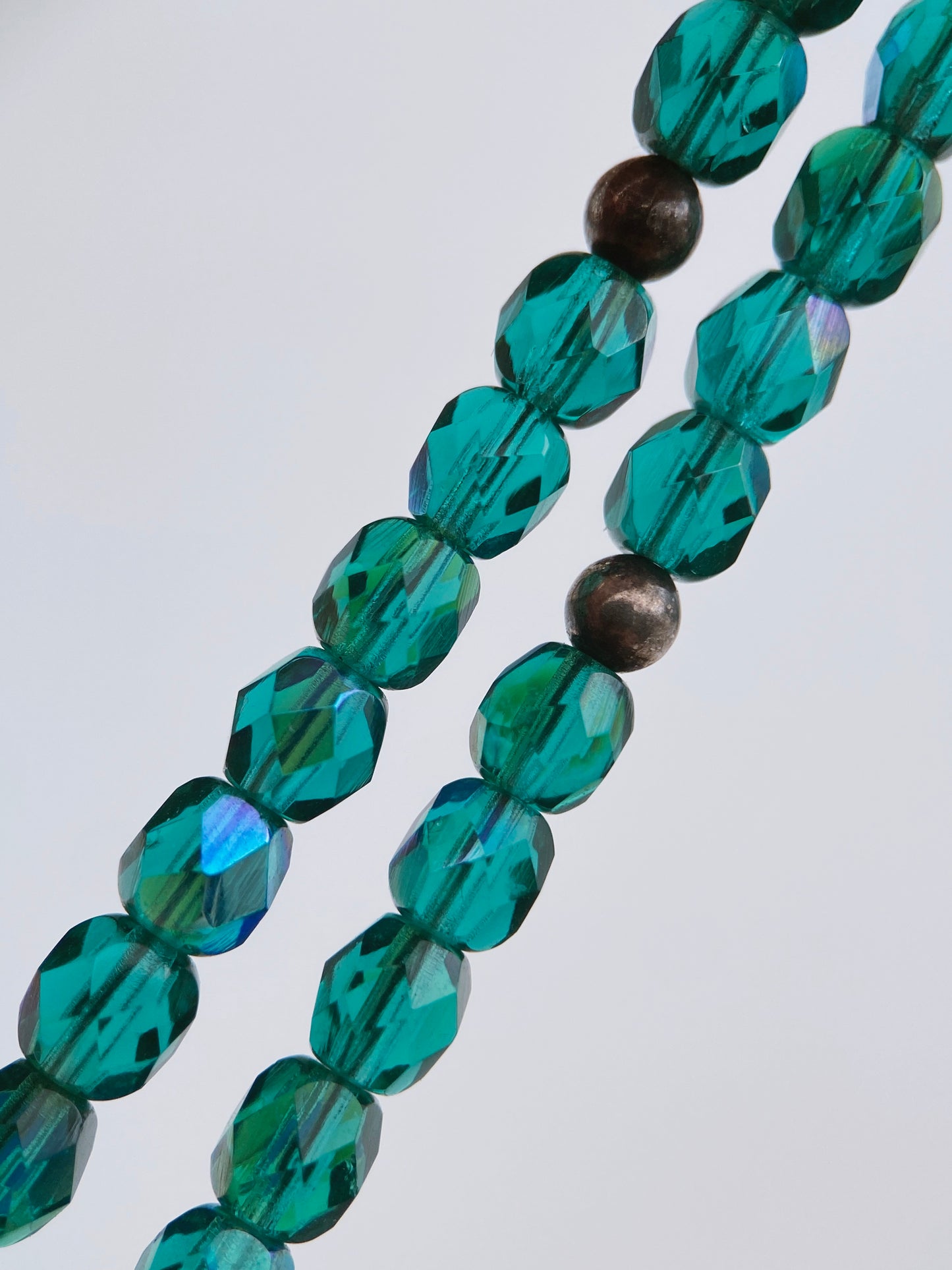 Retro vėrinys su sidabro pakabuku