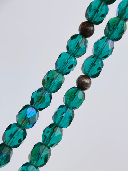 Retro vėrinys su sidabro pakabuku