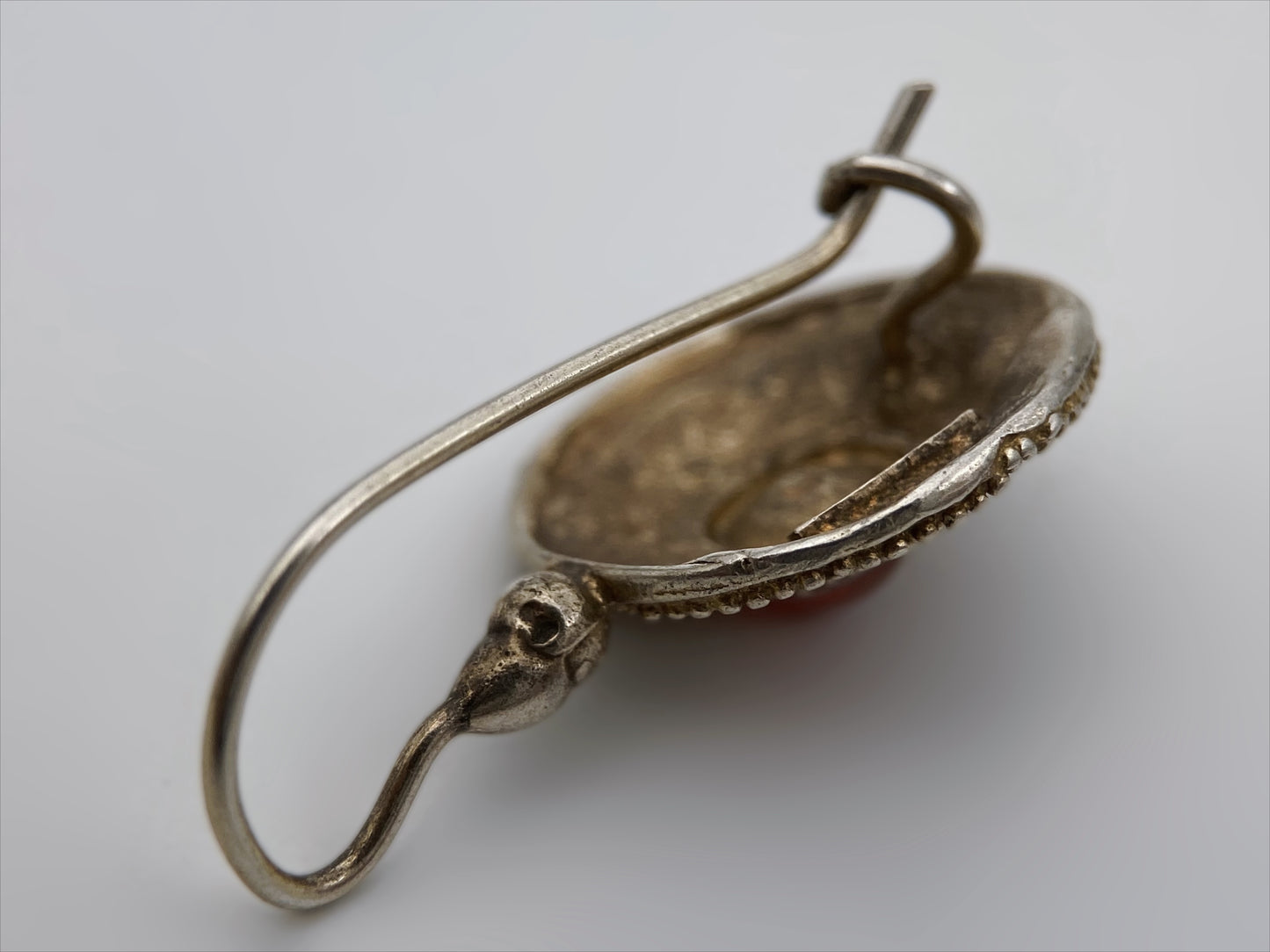 Sidabro auskarai su karneolio akmenukais