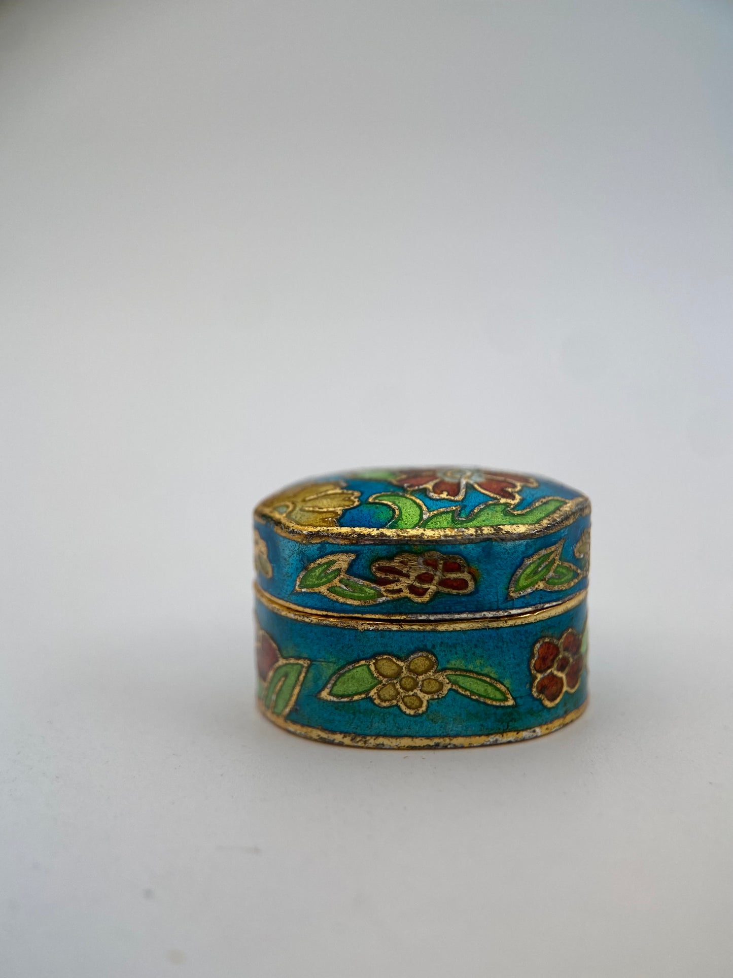 Miniatiūrinė vintažinė “cloisonné” emalio dėžutė
