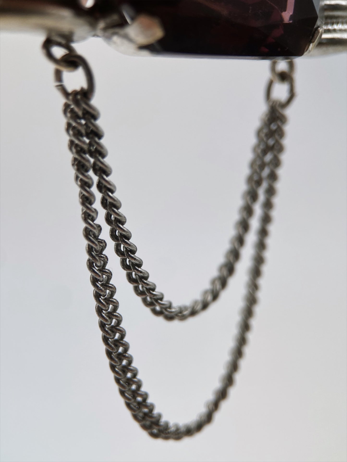 Vintažinė sagė su stiklo kristalu