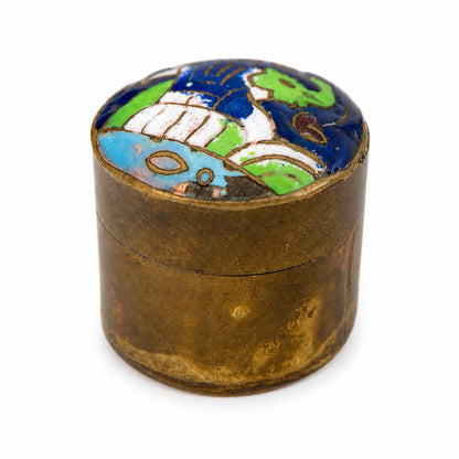 Miniatiūrinė vintažinė dėžutė su “cloisonné” emalio dangteliu