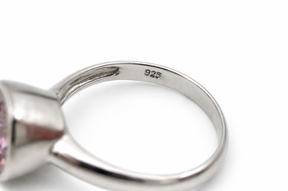 Sidabro žiedas su kristalu