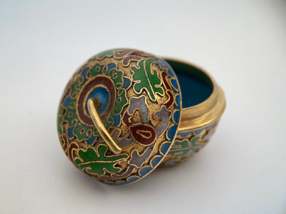 Vintažinė “cloisonné” emalio dėžutė su dangteliu