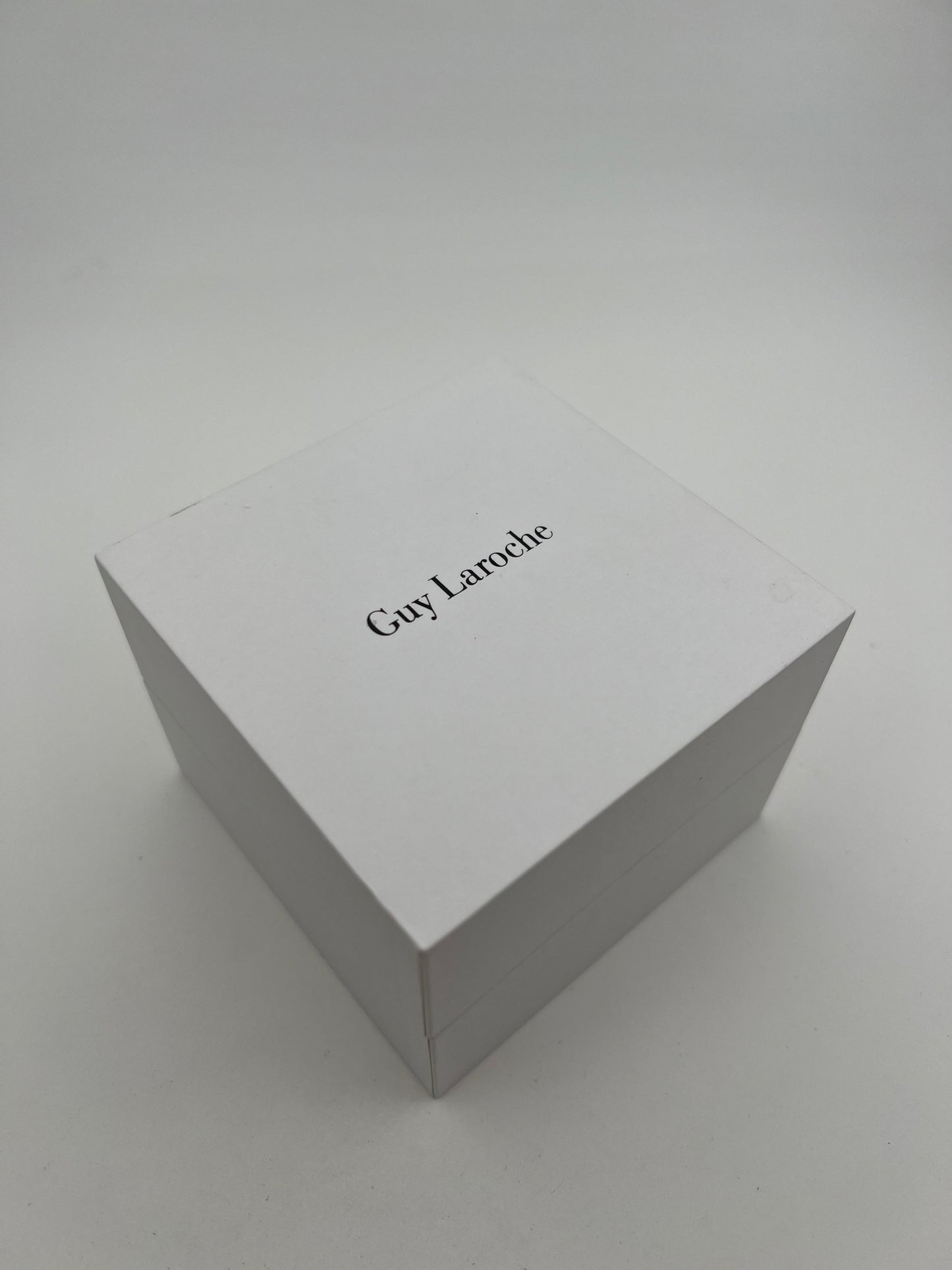“Guy Laroche Paris” geometrinis žiedas su originalia dėžute