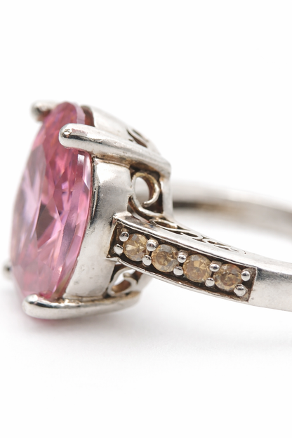 Sidabro žiedas su špineliu