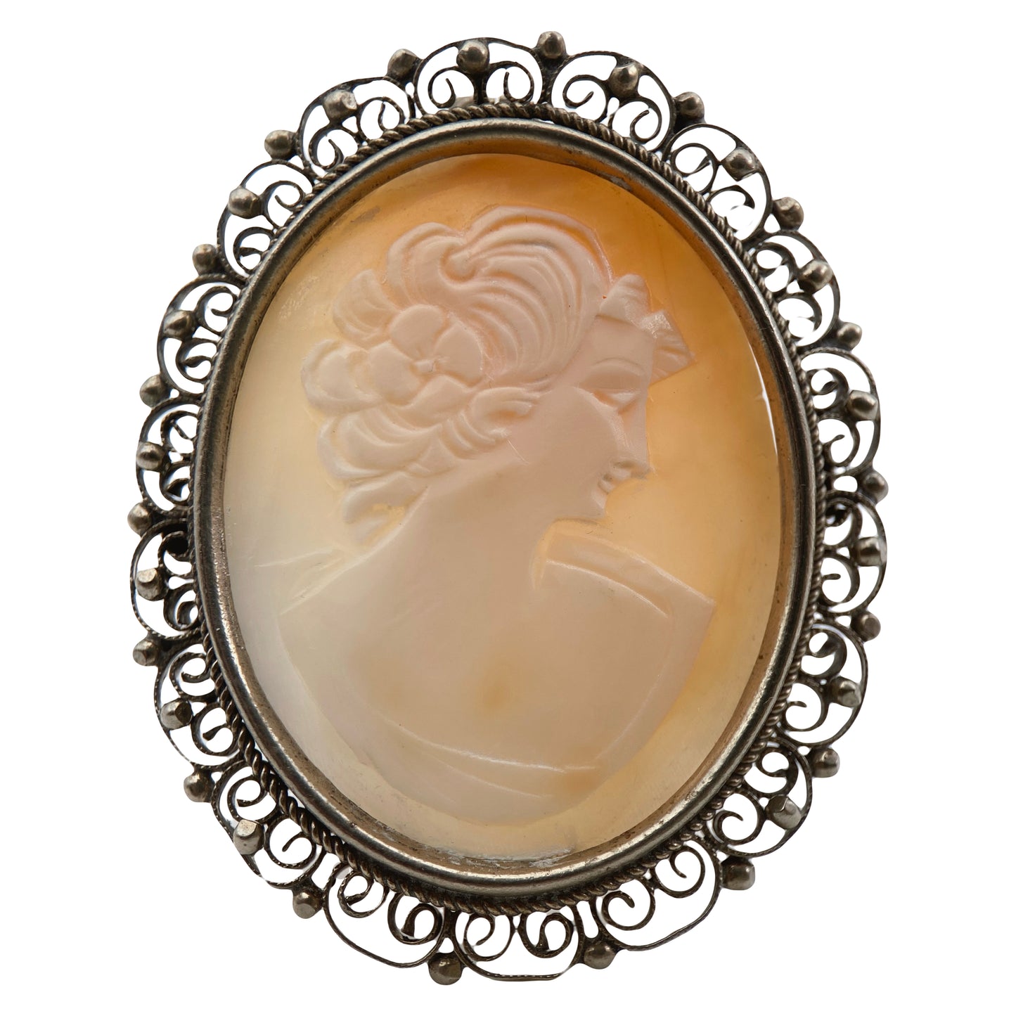 Retro kamėjos sagė/pakabukas iš kriauklės