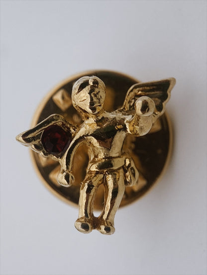 “Treasure & Trinkets” paauksuota sagė