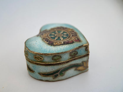 Miniatiūrinė vintažinė “cloisonné” emalio dėžutė