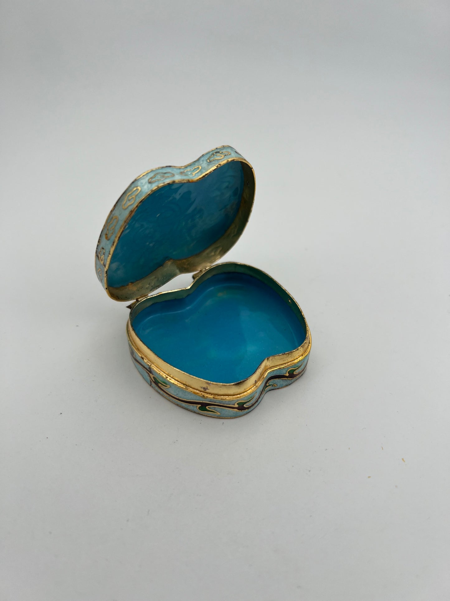 Vintažinė “cloisonné” emalio dėžutė
