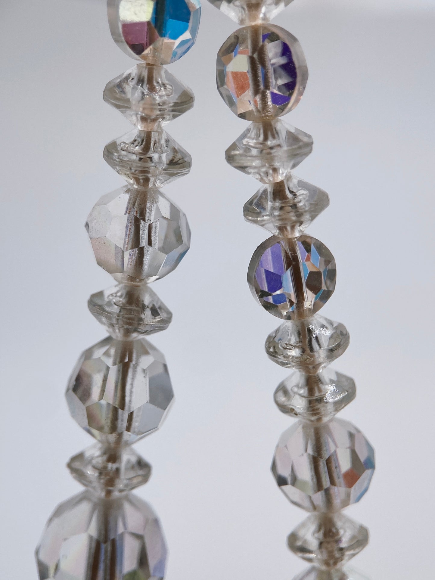 Retro vėrinys su Aurora Borealis stiklo karoliukais