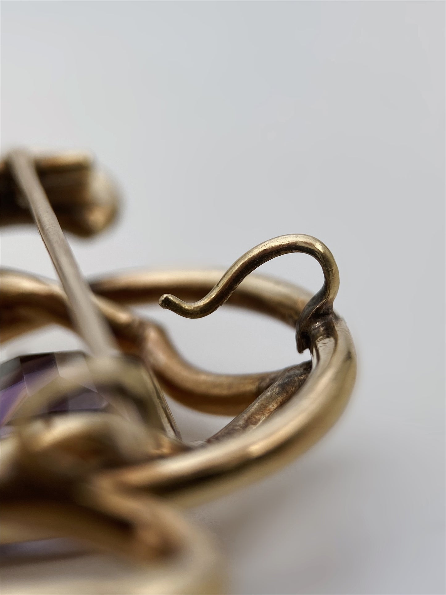 Sagė / pakabukas su stiklo kristalu