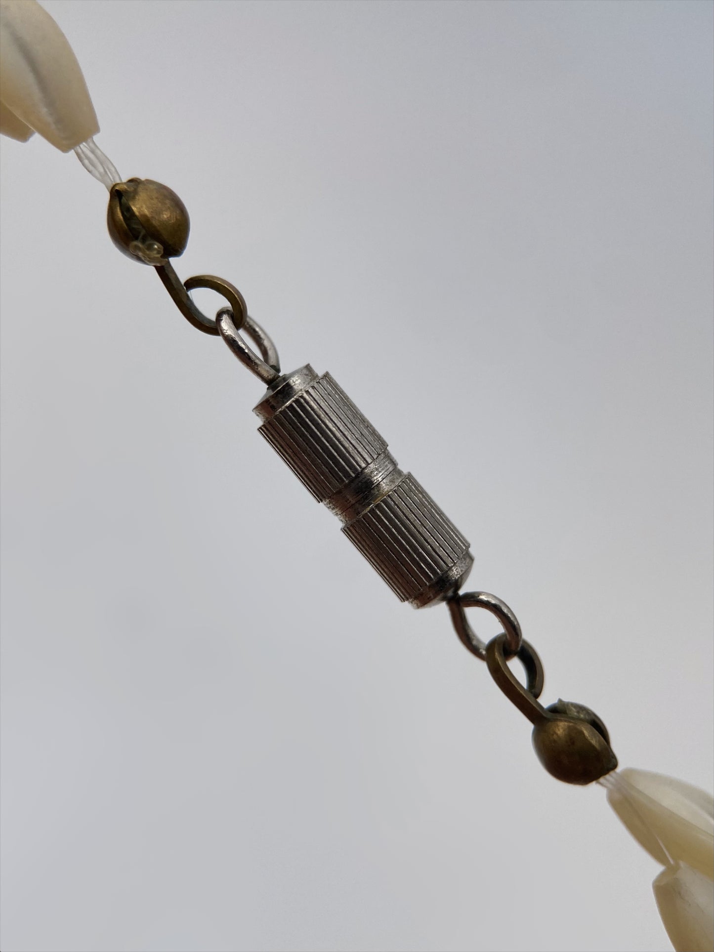 Vintažinis vėrinys su kriauklių karoliukais