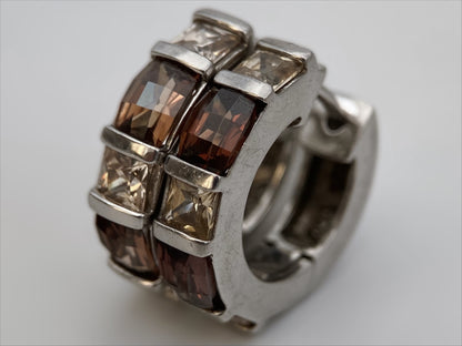 Sidabro auskarai ir žiedas su kristalais