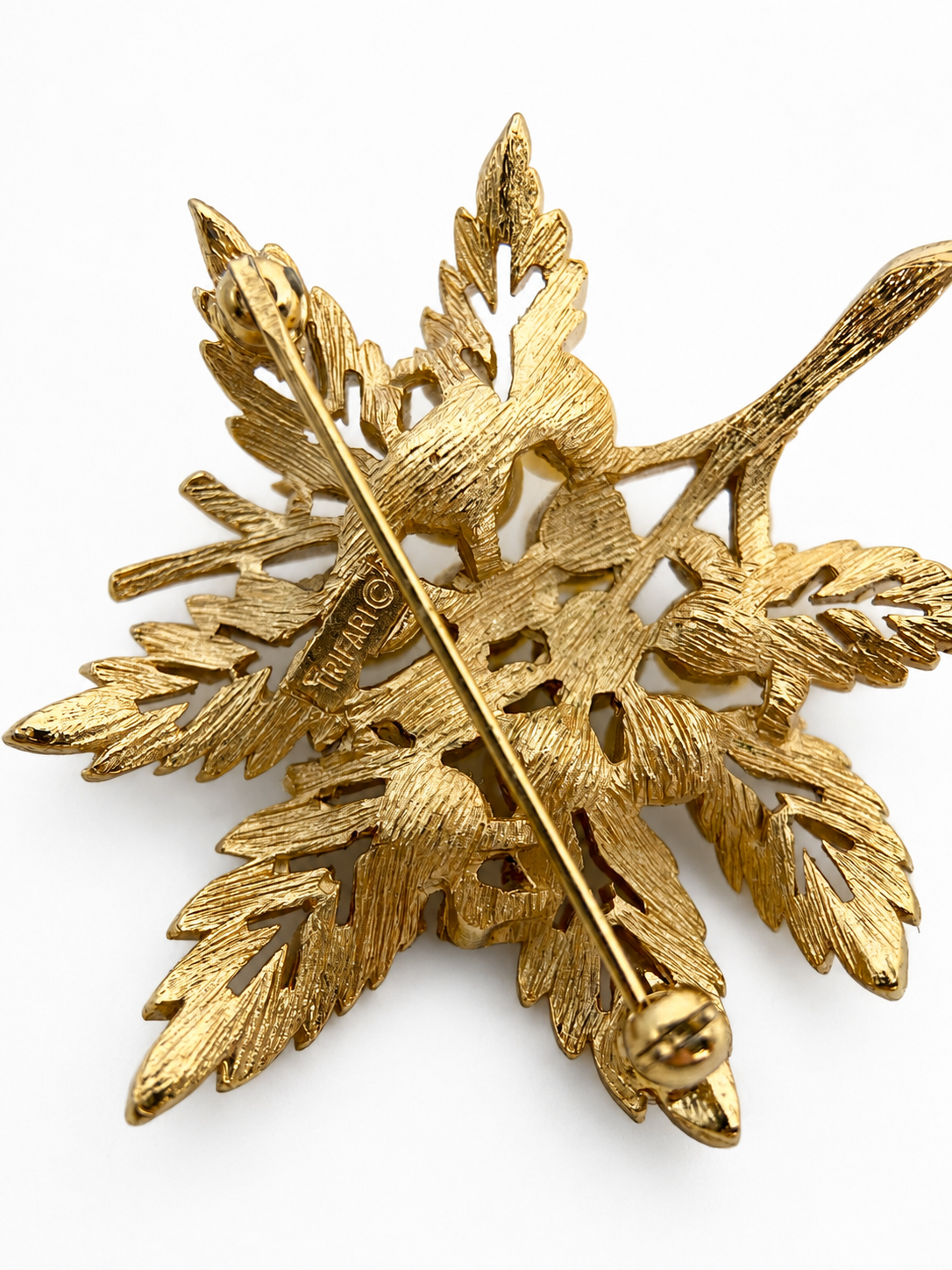 “Crown Trifari” sagė