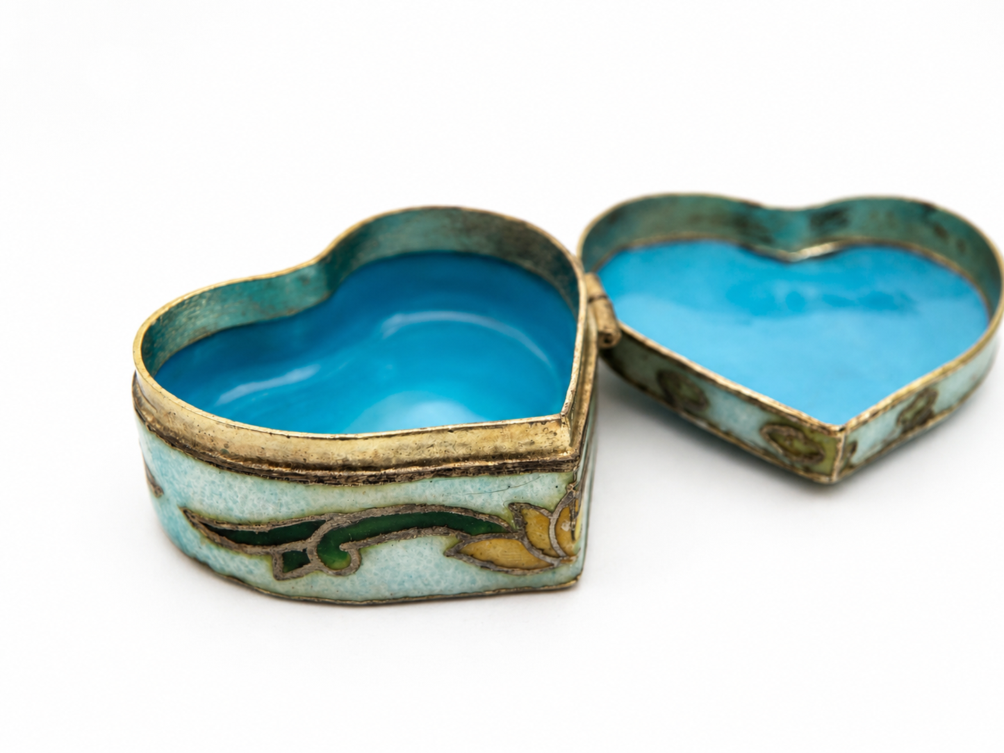 Miniatiūrinė vintažinė “cloisonné” emalio dėžutė