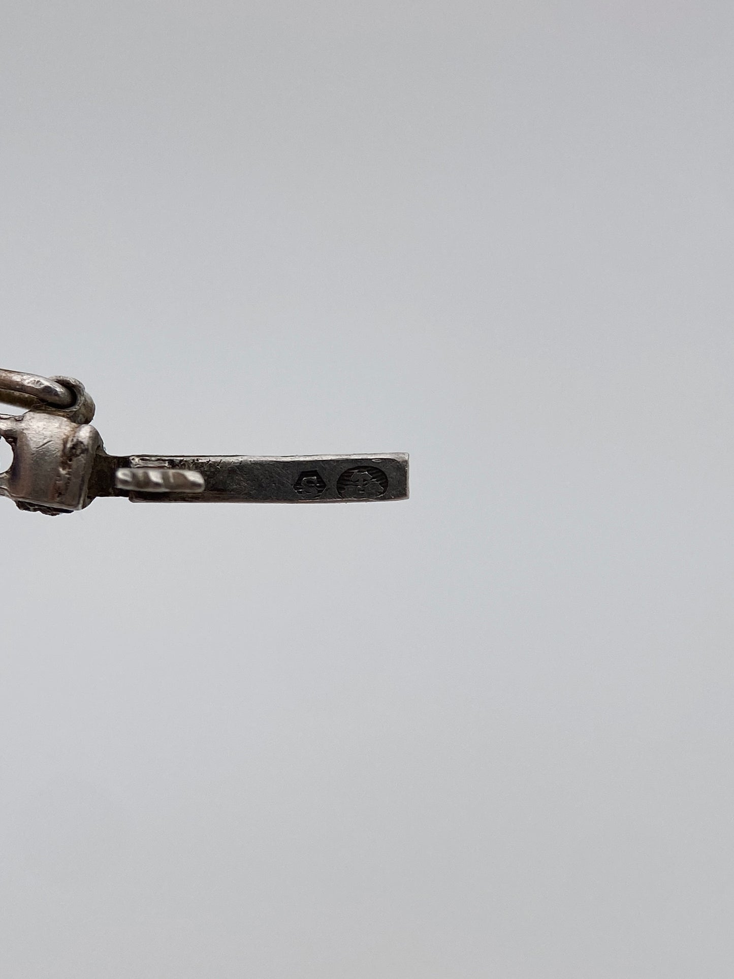 “Hilmer G. Fischer” sidabro apyrankė