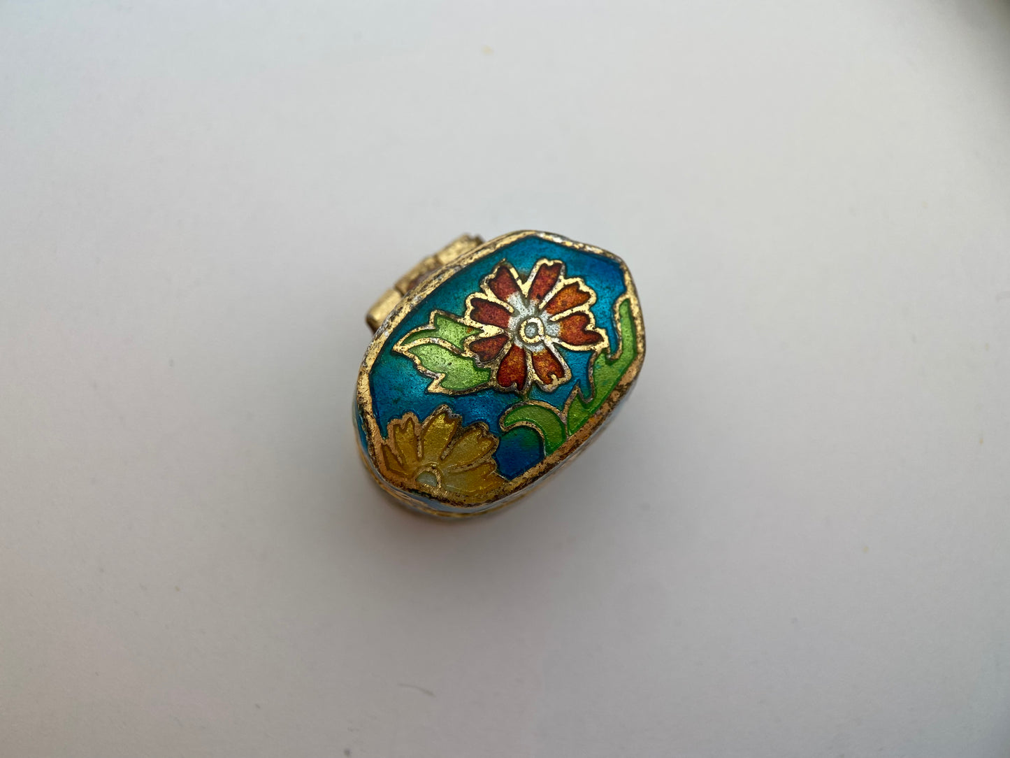 Miniatiūrinė vintažinė “cloisonné” emalio dėžutė