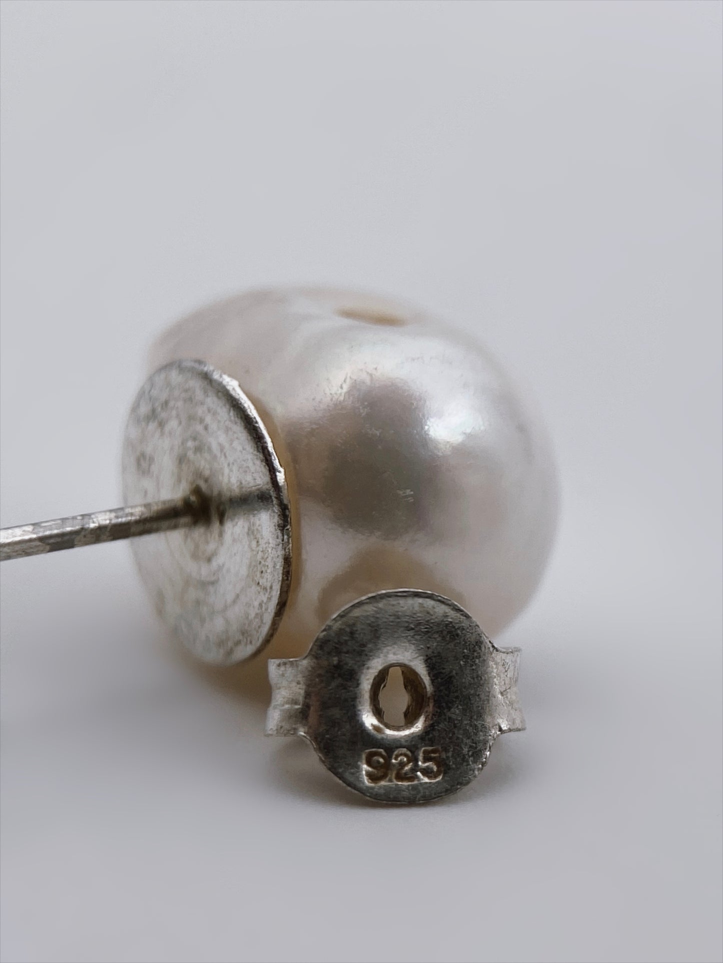 Perlų ir sidabro auskarai