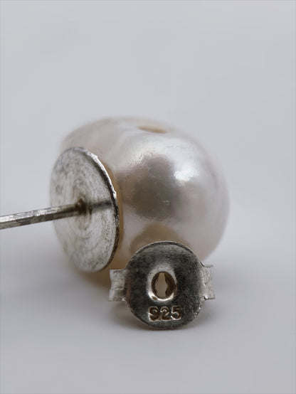 Perlų ir sidabro auskarai